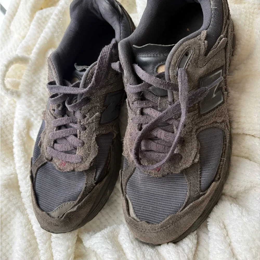 New Balance 2002R protection pack MEN Phantom Charcoal and Black Athletic Sz 9 - Picture 3 of 16